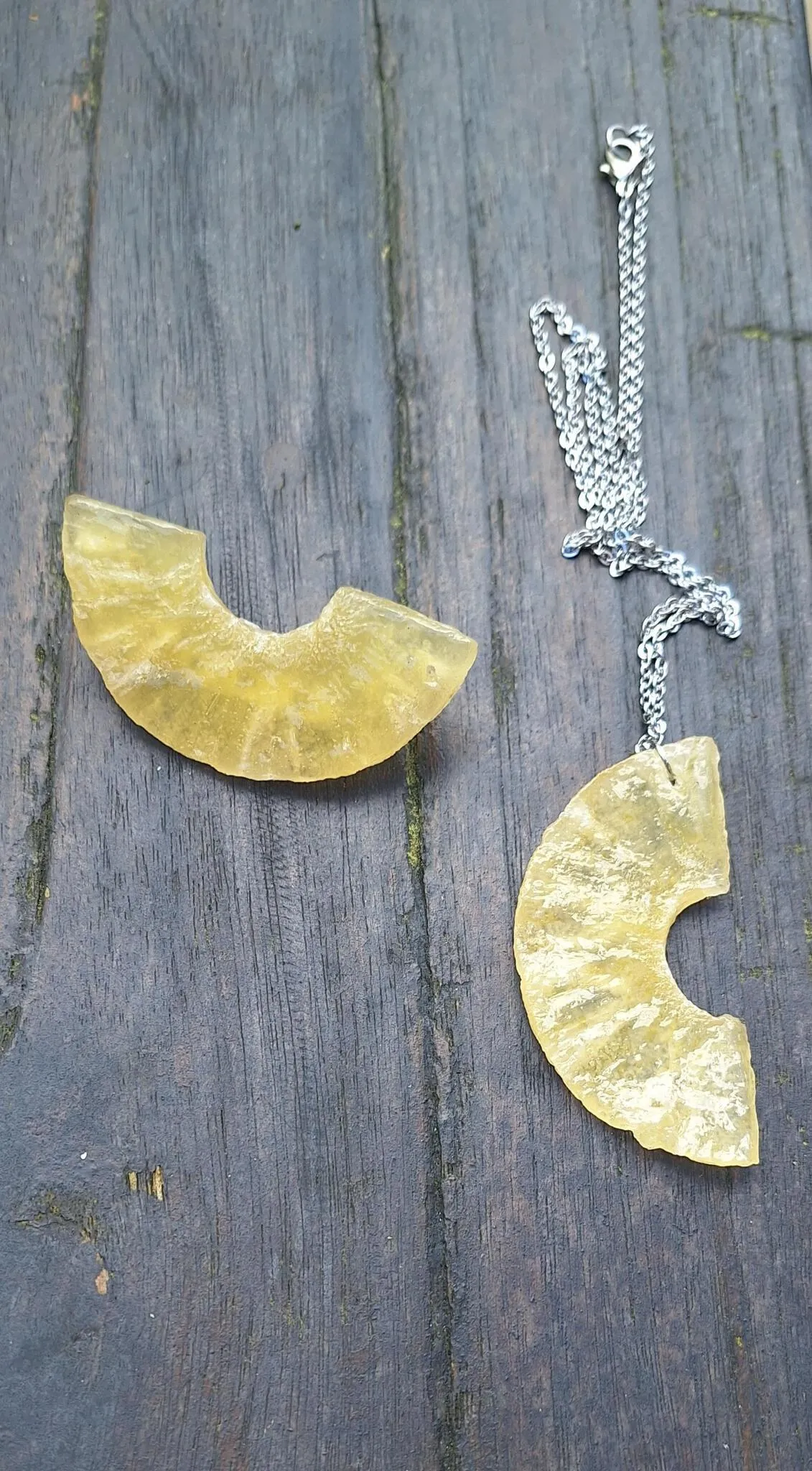 Halssieraad en broche ananas