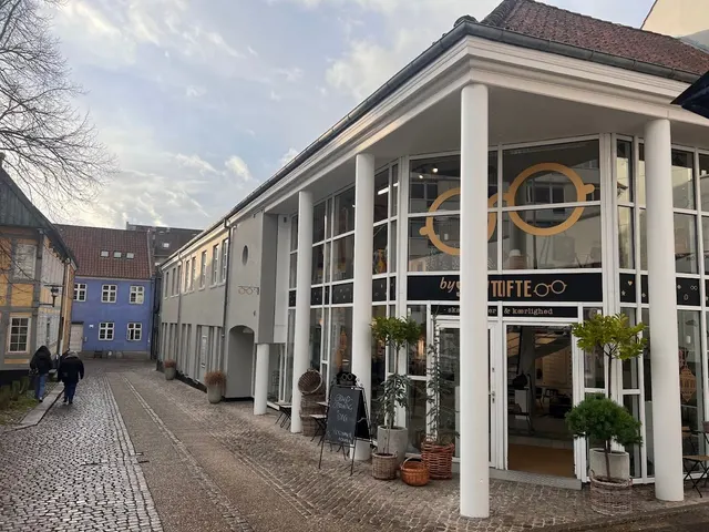 Udstilling hos by SØLVTOFTE