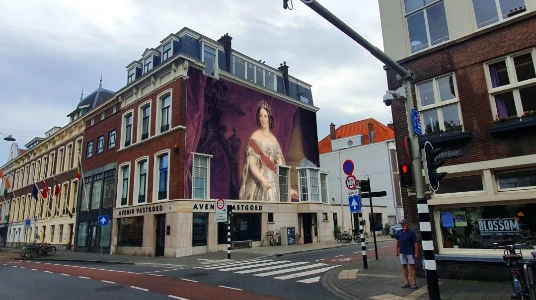 Historisch portret op een gevel