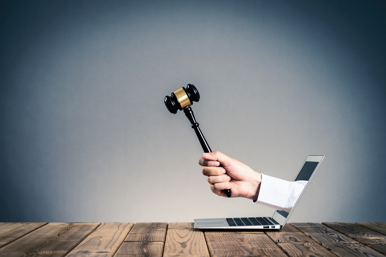 Successfully Organizing an Auction for Your Corporate Event: Tips and Tricks