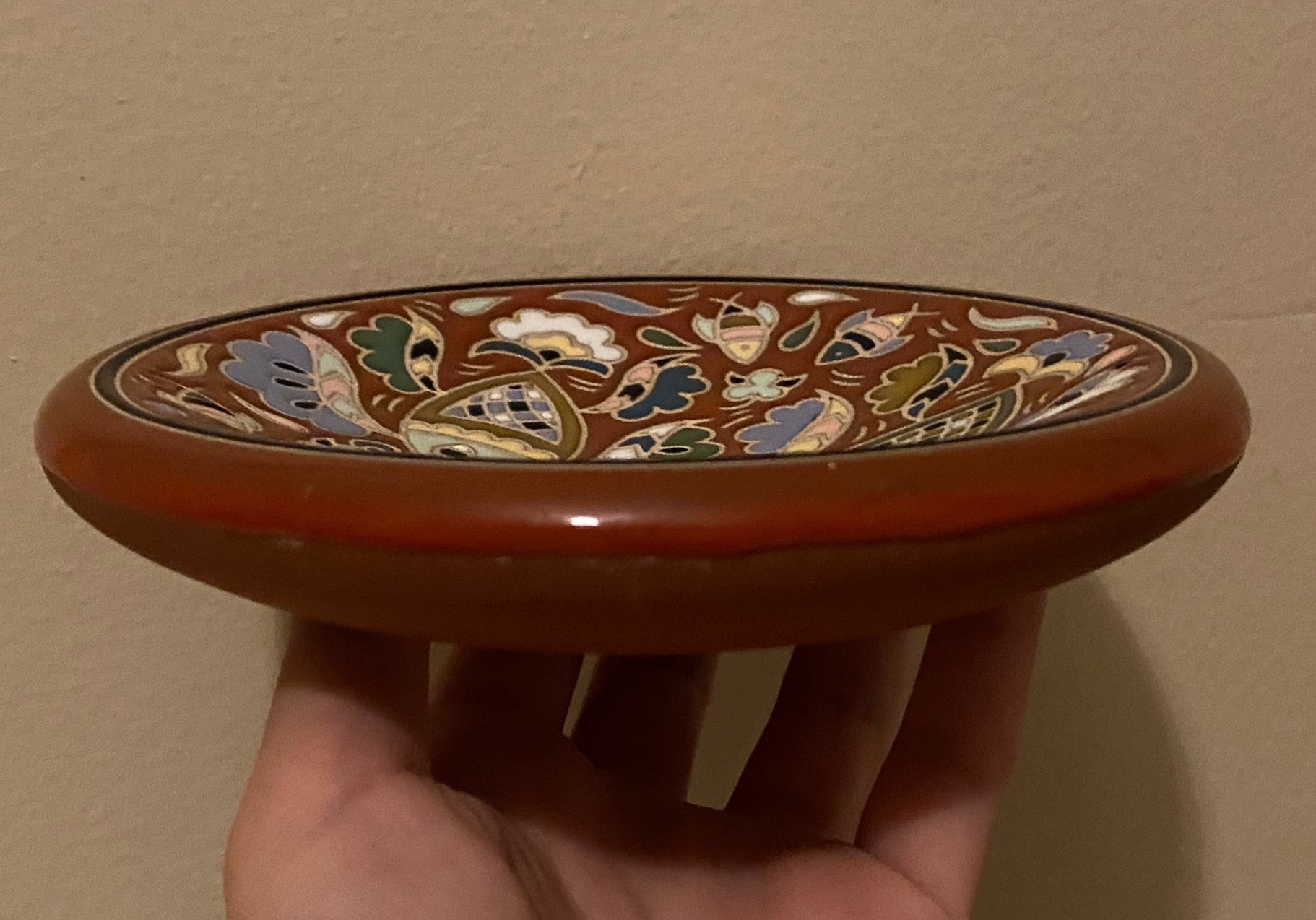 Crimean Tatar pottery. Enamel painting. Bakhchisaray.