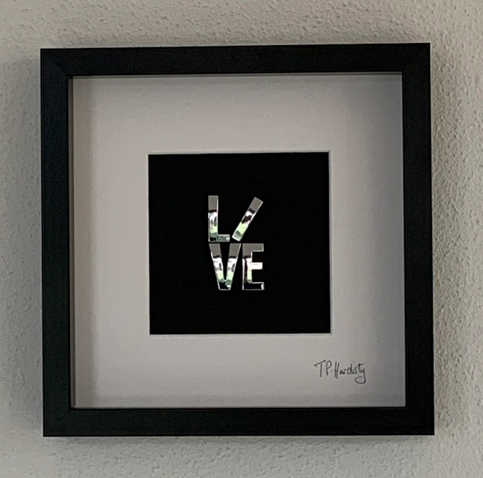 Live · 2025 · 25×25 cm
