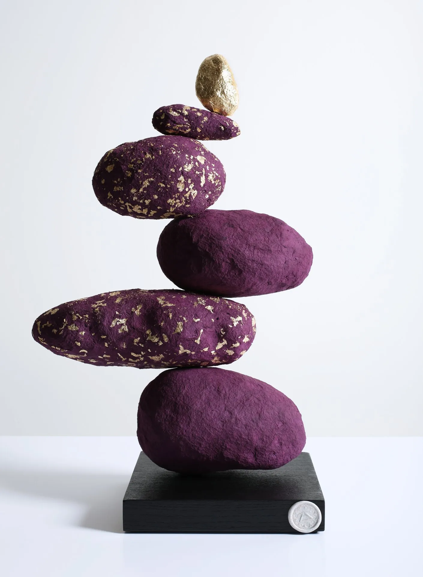 Cairn : Gold Apex · 2026 · 40×59 cm