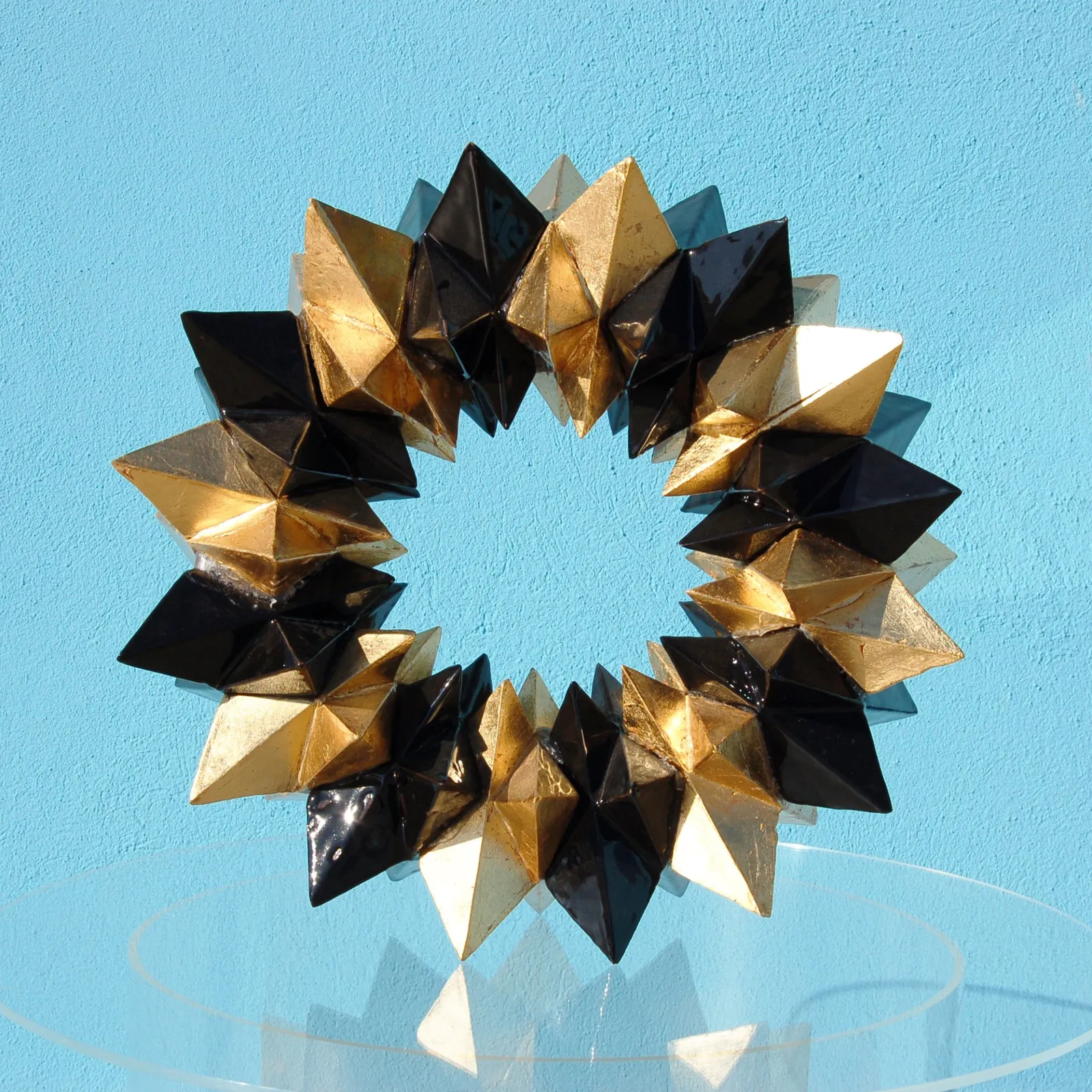 "Black Gold" a Star-Ring · 2022 · 40×40 cm