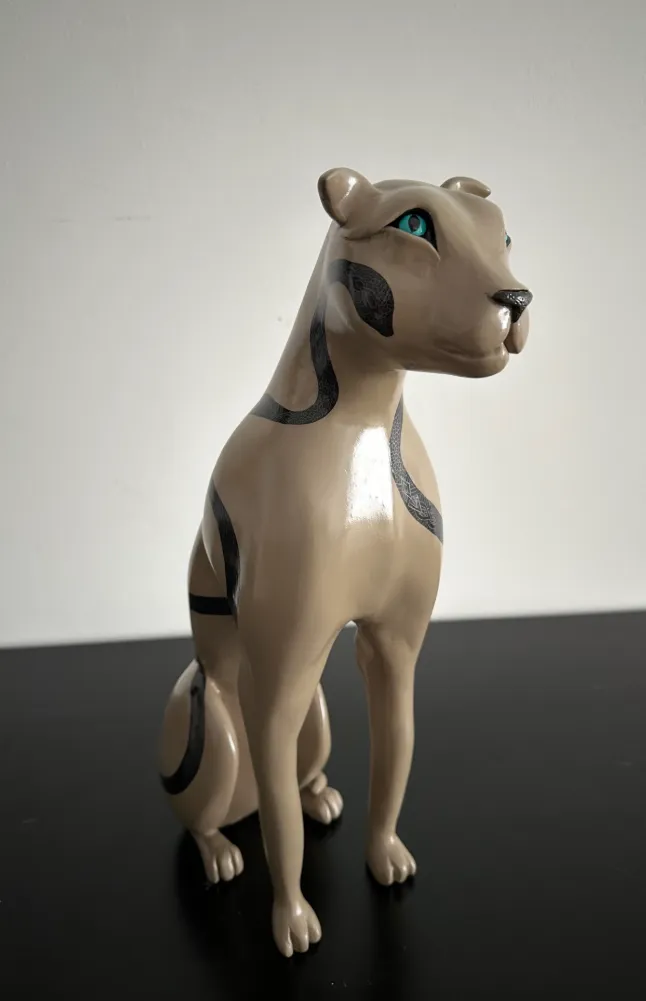 Silent Sentinel · 2023 · 12.5×38.5 cm