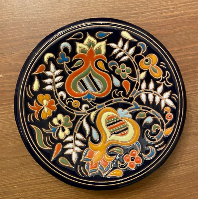 Crimean Tatar pottery. Enamel painting. Bakhchisaray.