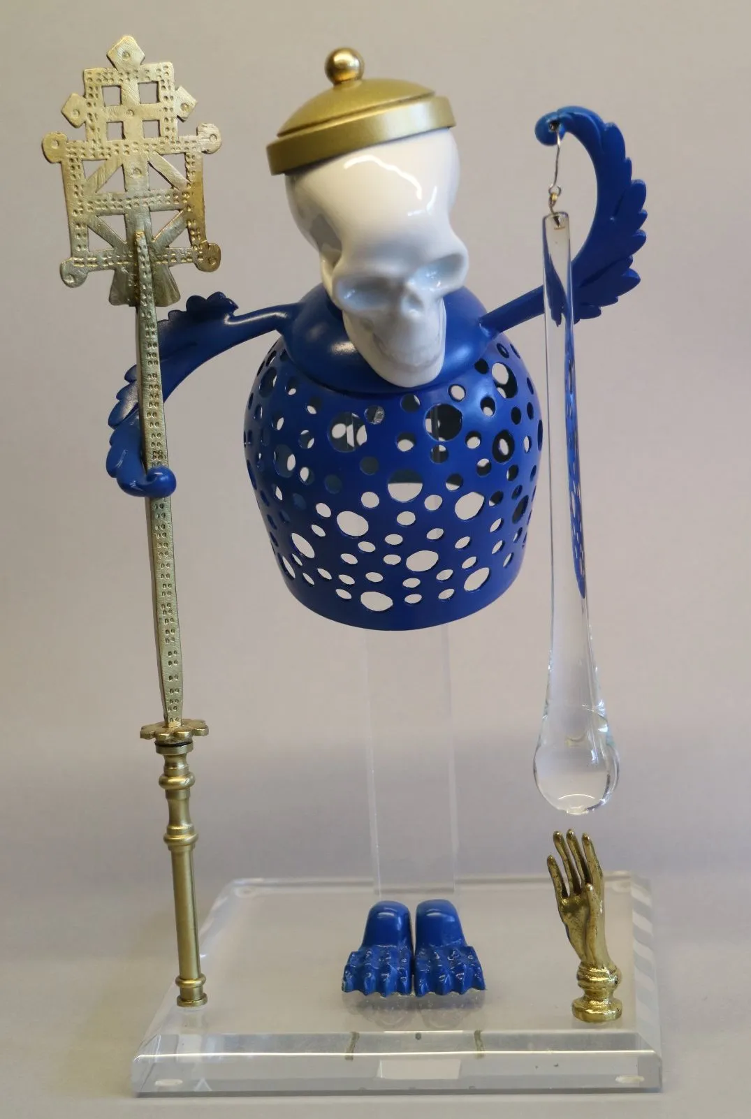 legless dead pope going for a stroll · 2021 · 16×30 cm